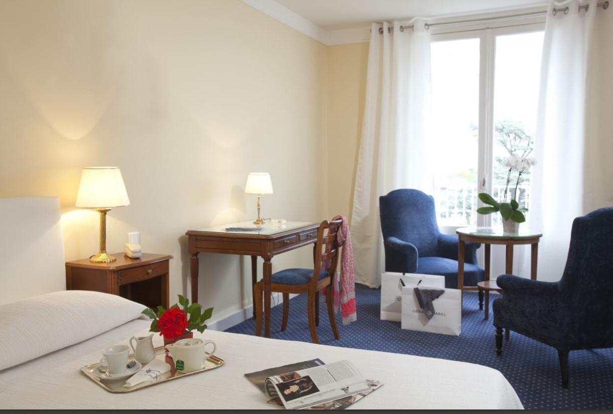 Logis Hotel Royal Saint-Mart Royat Buitenkant foto