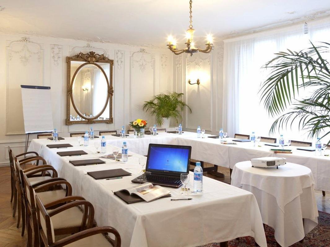 Logis Hotel Royal Saint-Mart Royat Buitenkant foto
