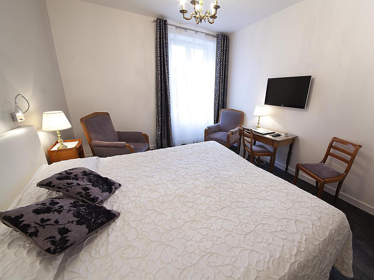 Logis Hotel Royal Saint-Mart Royat Buitenkant foto