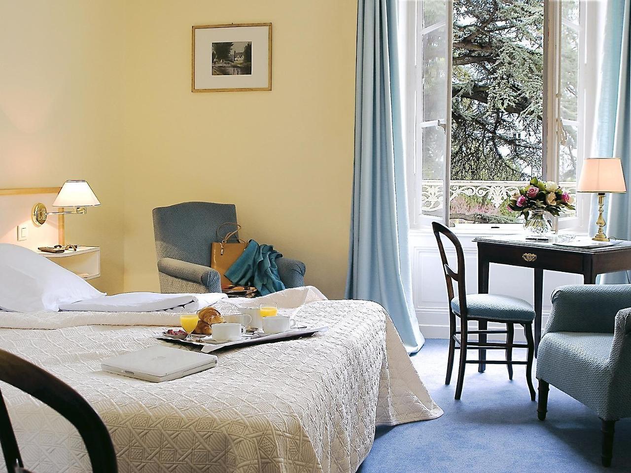 Logis Hotel Royal Saint-Mart Royat Buitenkant foto