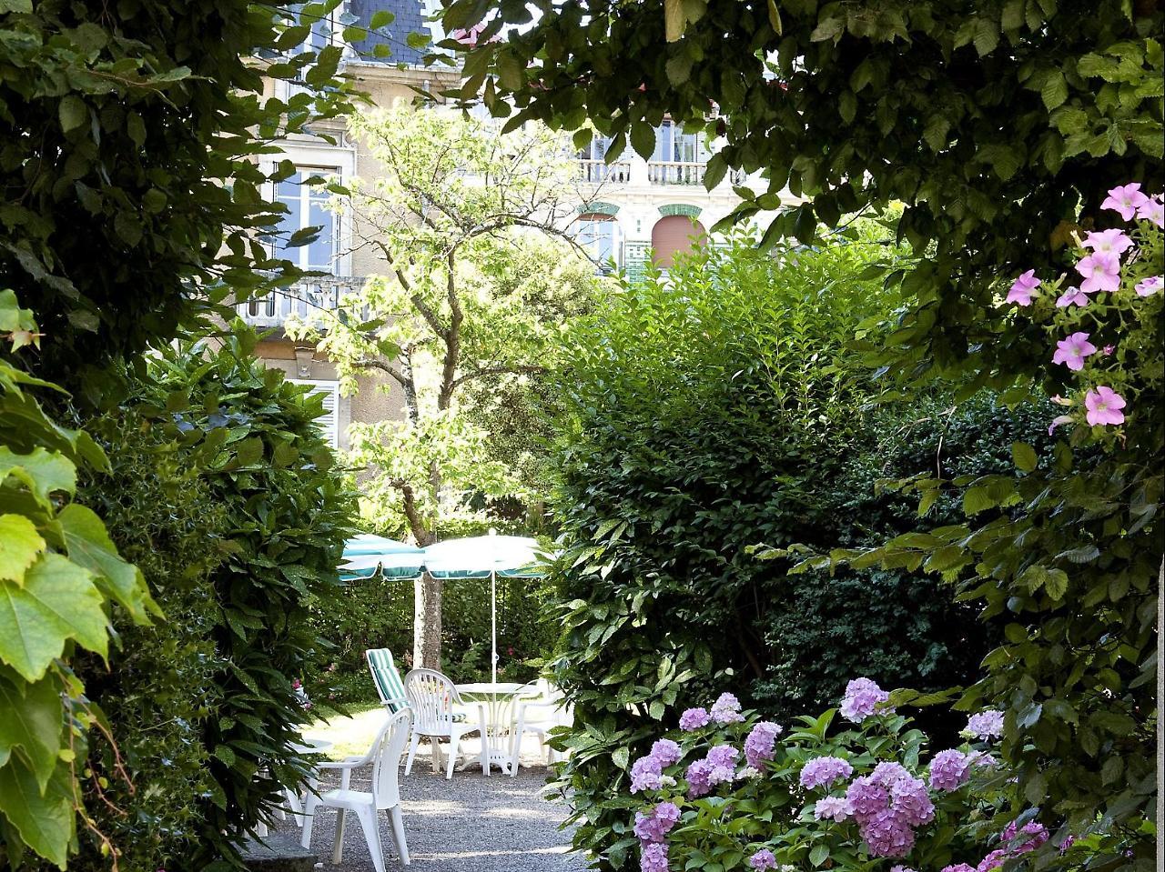 Logis Hotel Royal Saint-Mart Royat Buitenkant foto