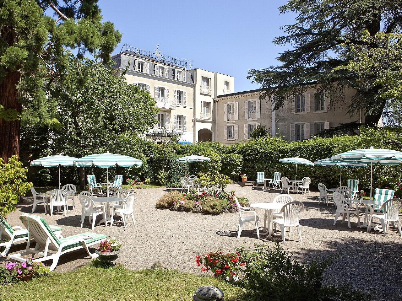 Logis Hotel Royal Saint-Mart Royat Buitenkant foto