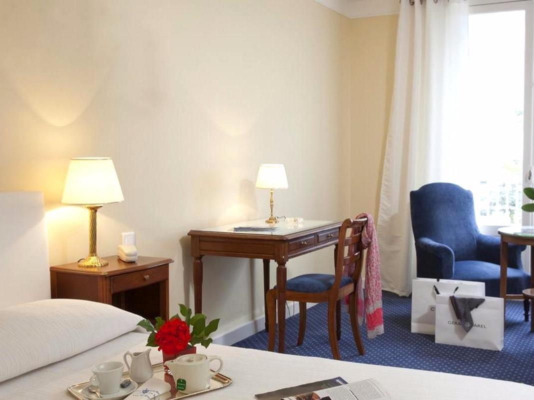 Logis Hotel Royal Saint-Mart Royat Buitenkant foto