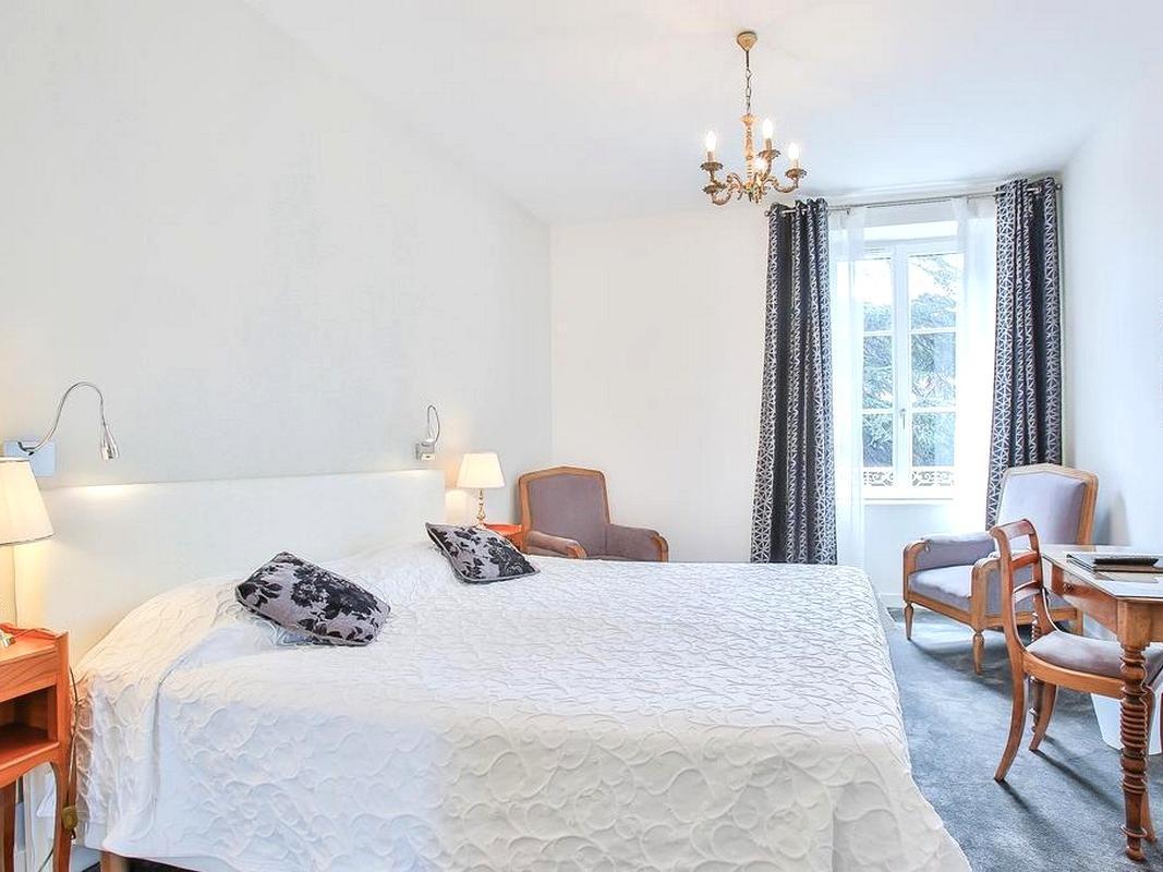 Logis Hotel Royal Saint-Mart Royat Buitenkant foto