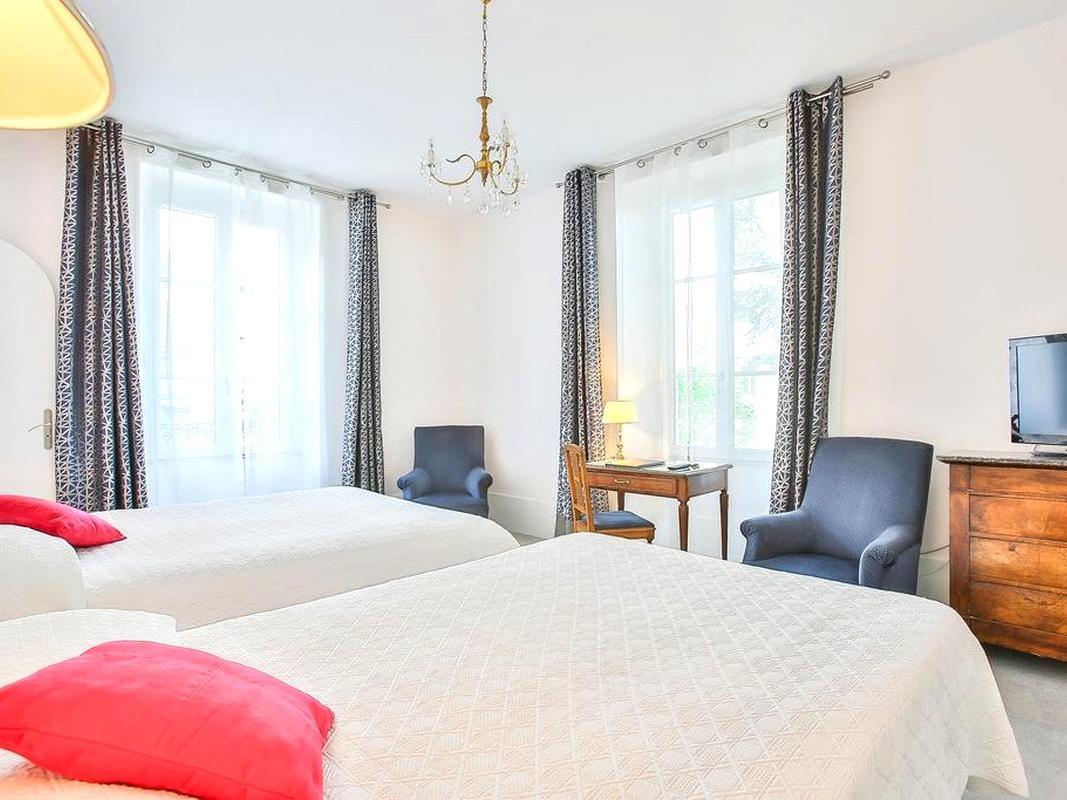 Logis Hotel Royal Saint-Mart Royat Buitenkant foto
