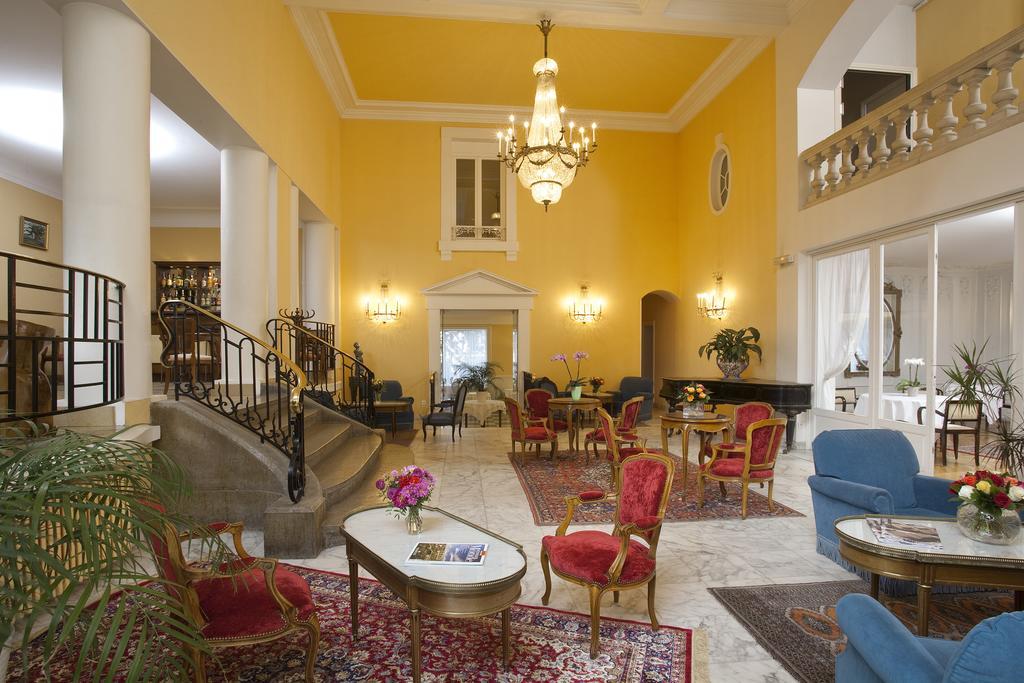 Logis Hotel Royal Saint-Mart Royat Buitenkant foto