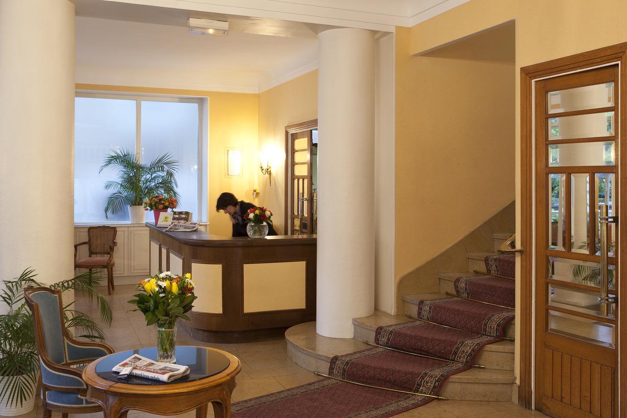 Logis Hotel Royal Saint-Mart Royat Buitenkant foto